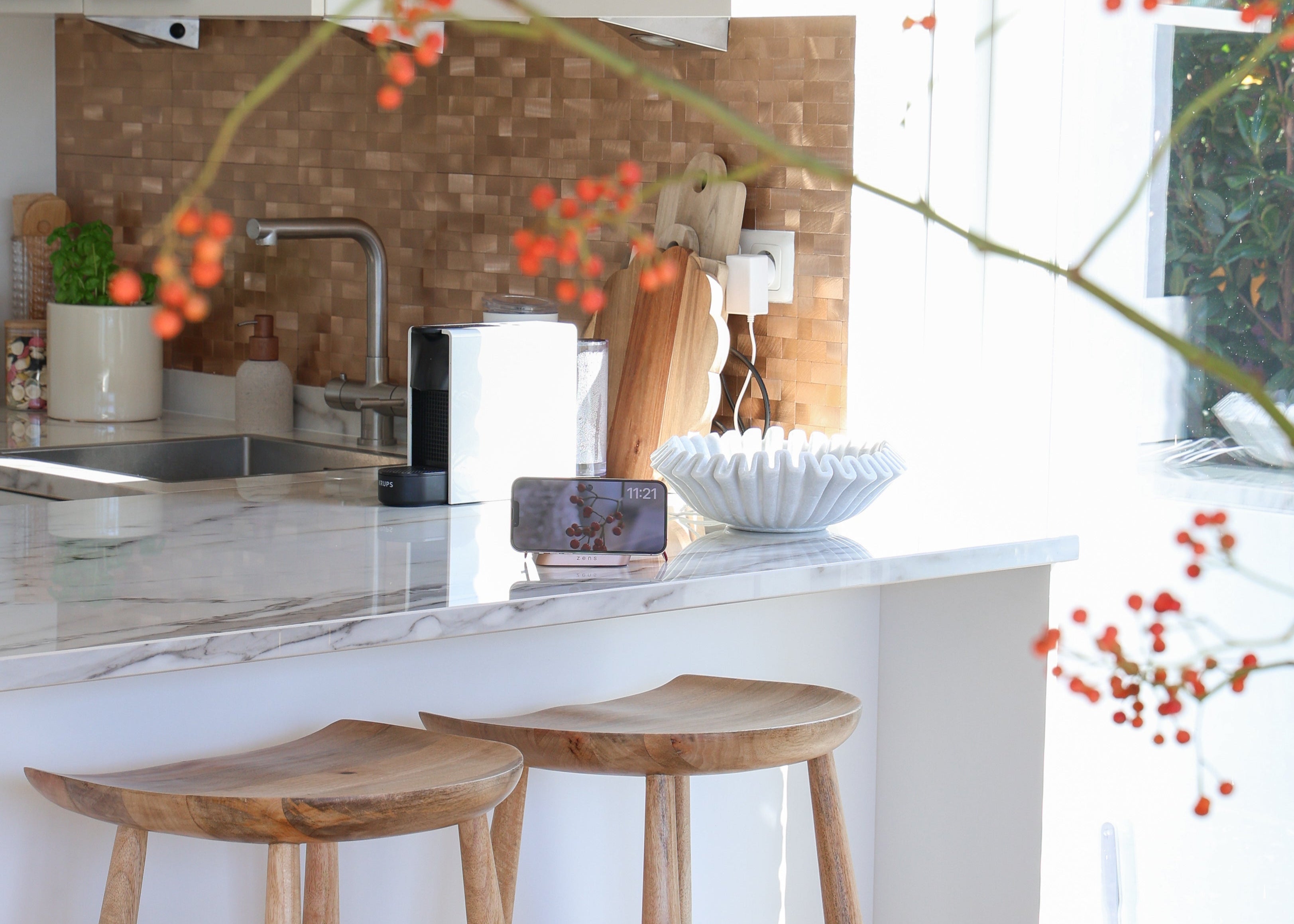 Damaged charging port: switch to wireless charging?