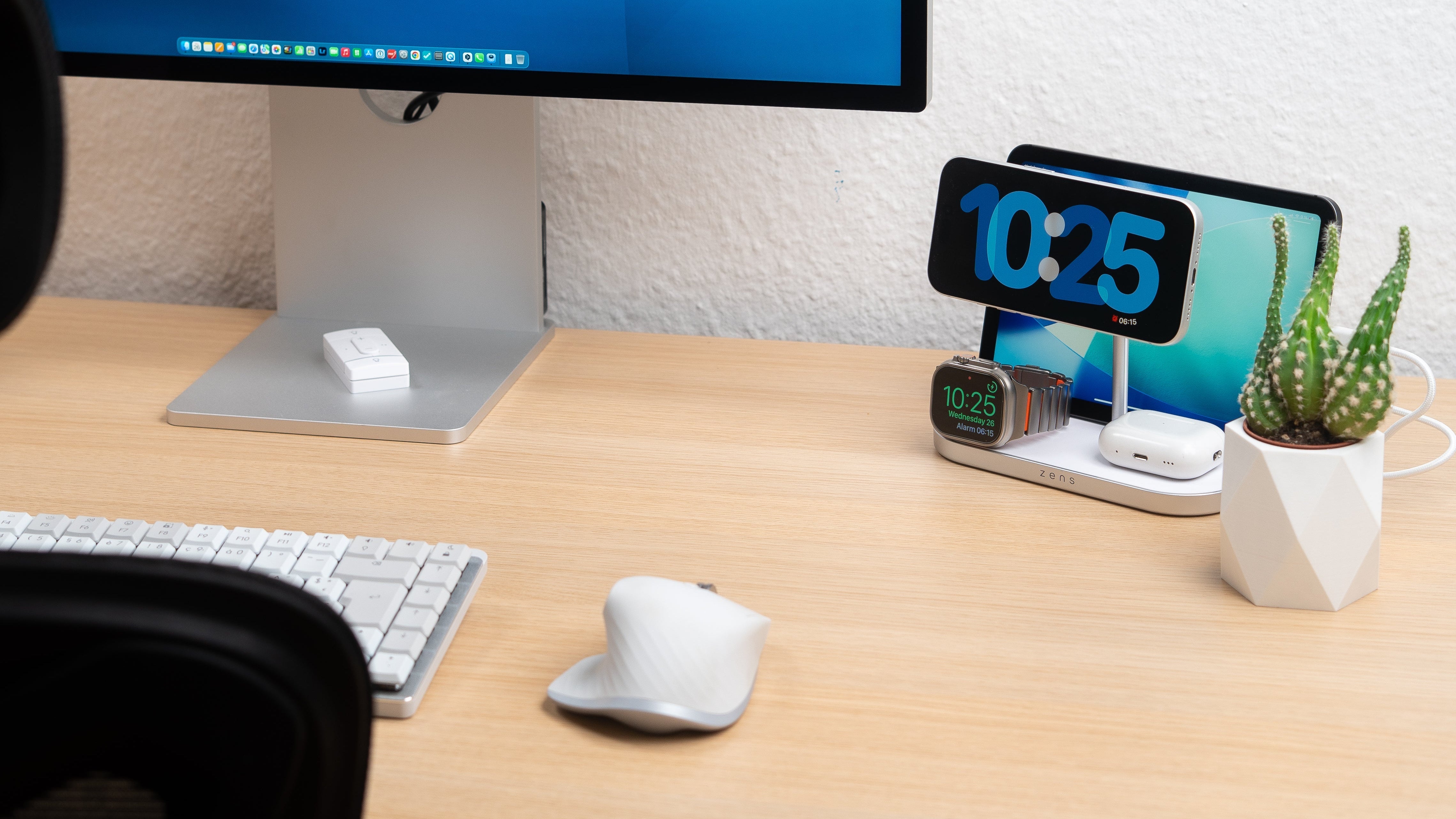 Wireless chargers for tablets and e-readers