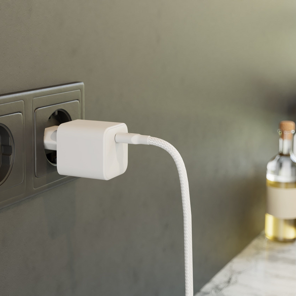 Compact USB-C Power Adapter (EU) | 30-100W