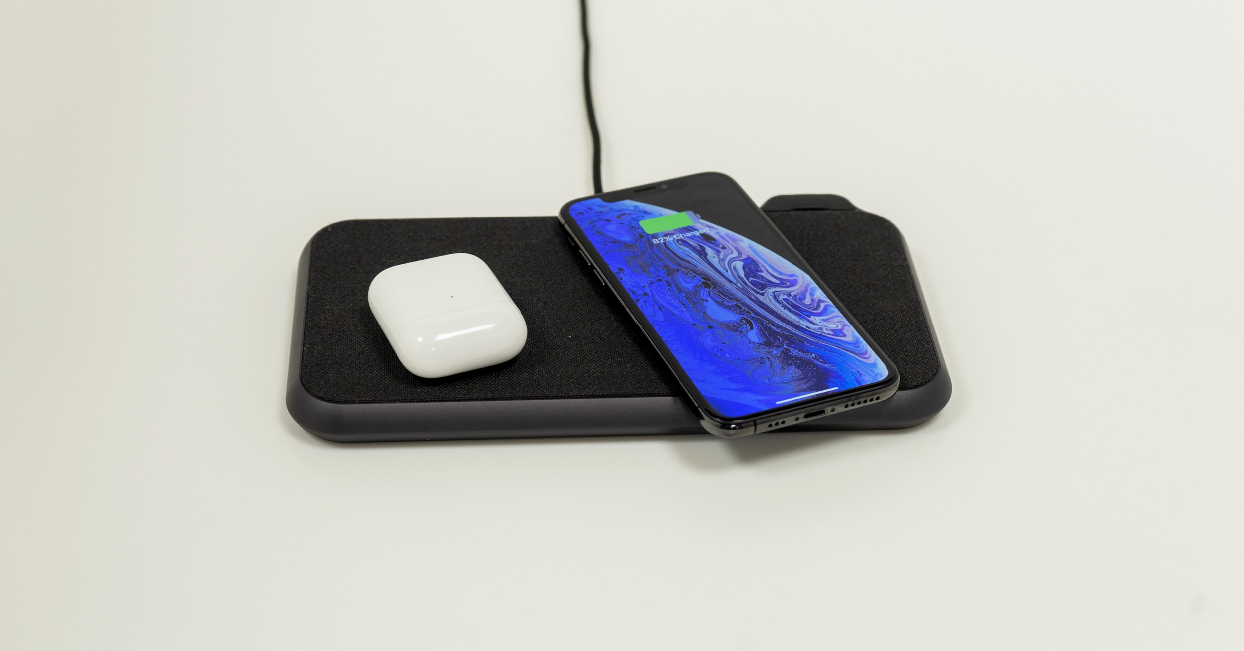 ZENS LIBERTY 16-coils wireless charger, Kvadrat edition with Apple AirPods and iPhone Xs